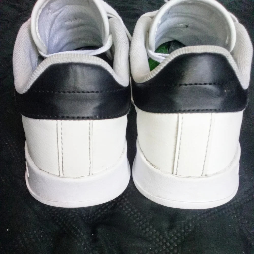 Adidas - Picture 5 of 6